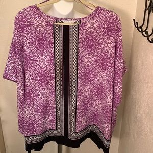 Women purple & white,  black/white details